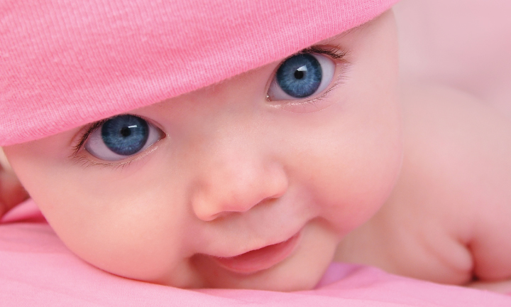 newborn baby blue eyes